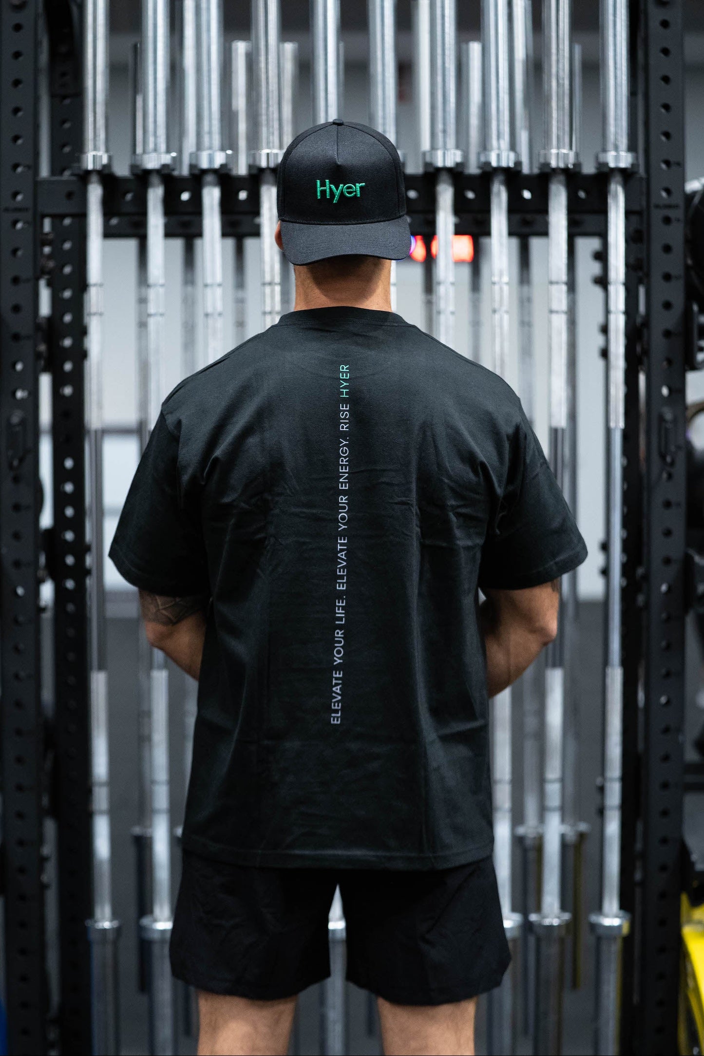 RISE HYER OVERSIZED TEE BLACK